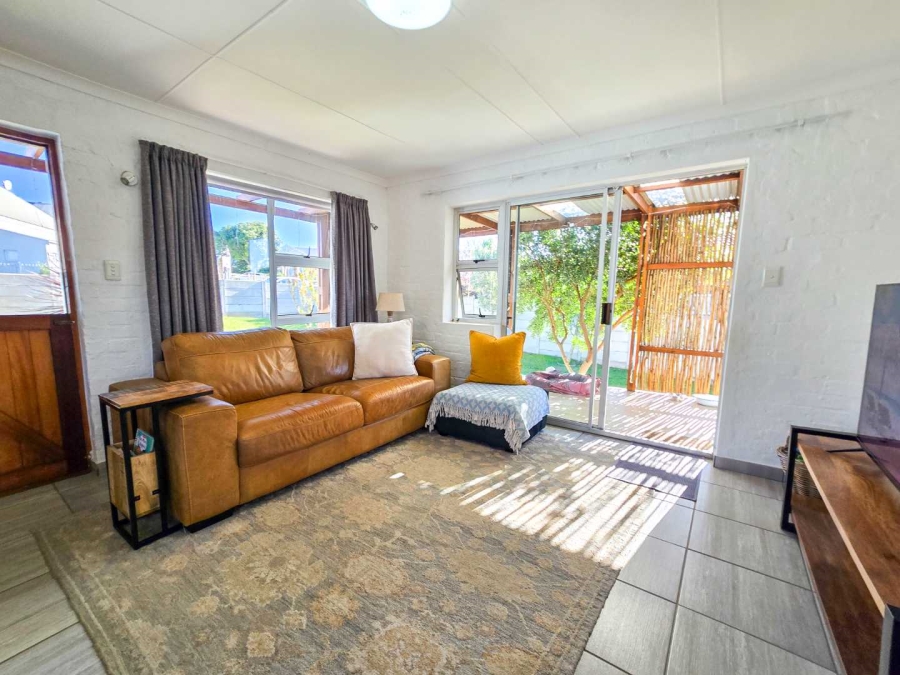 2 Bedroom Property for Sale in Stilbaai Wes Western Cape